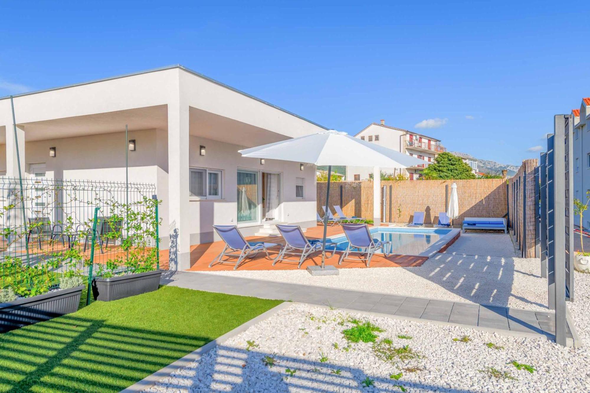 Villa Midnight Moon Kastela
