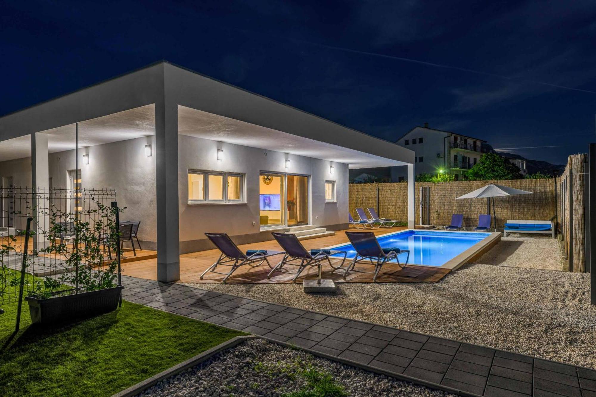Villa Midnight Moon